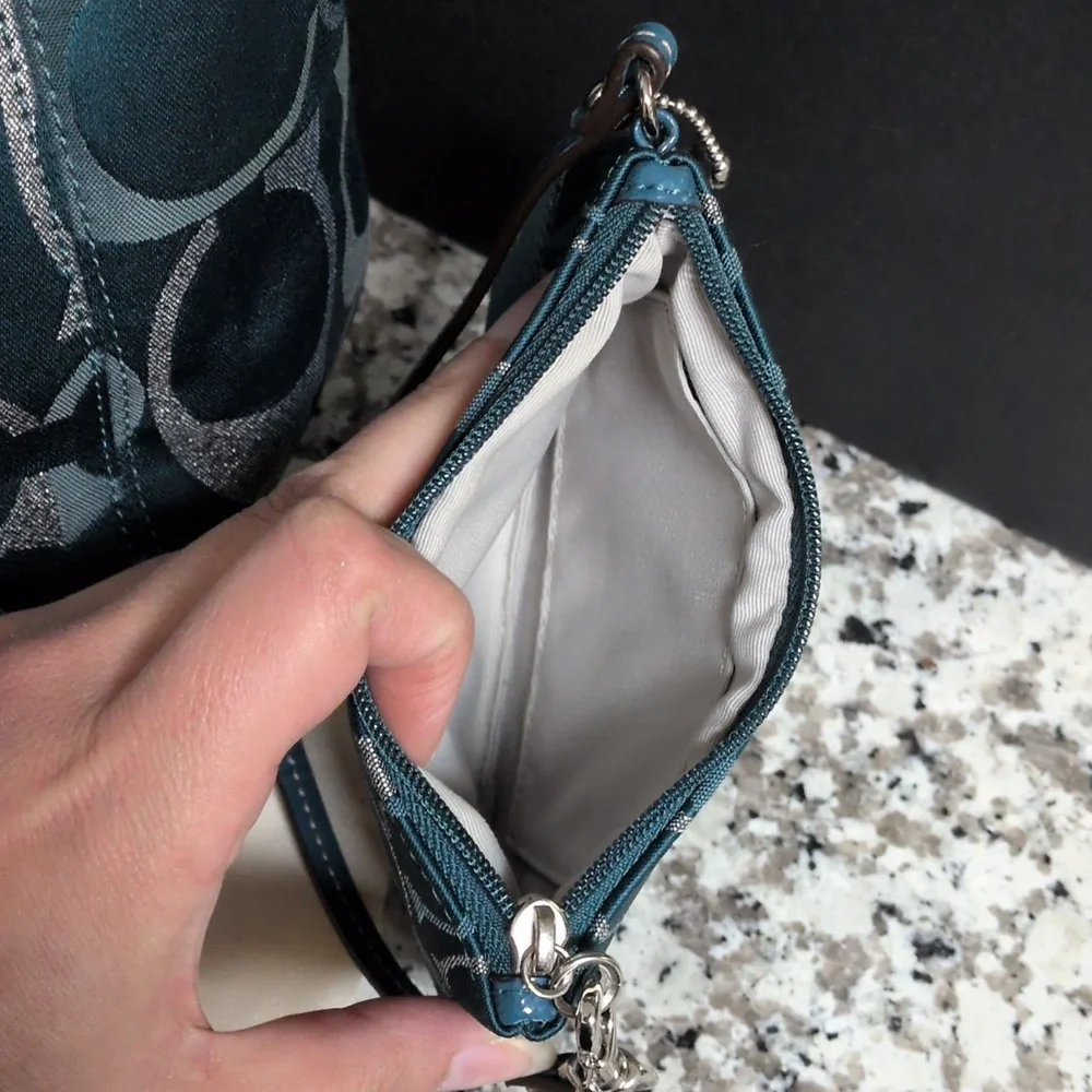 ✨ SOLD✨Coach SET Signature Jacquard Teal Metallic Stripe Hobo Wristlet Wallet - Picture 10 of 12